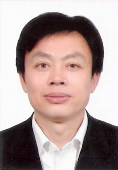 邱俊护照用单身照